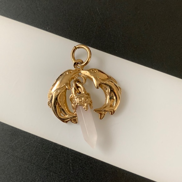 Gold Dolphin Pendant - Picture 1 of 4